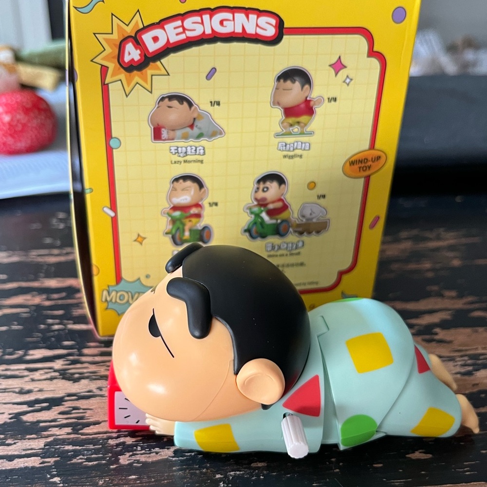 Crayon 52Toys Shin-Chan Wind-Up Toy “Lazy Morning”